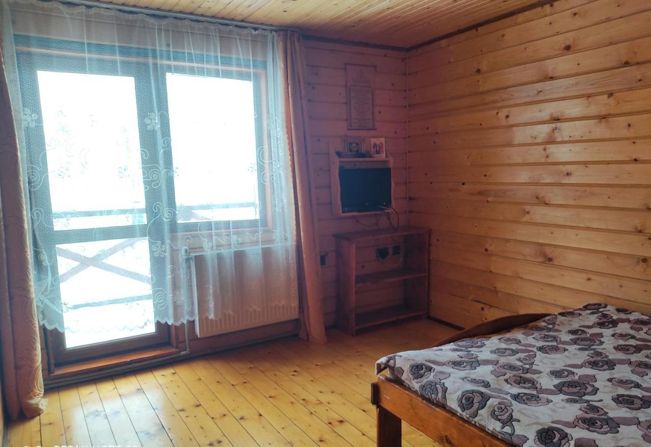 Smerekova Hata Oryavchyk Bagian luar foto